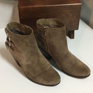 Sz 8 Sam Edelman suede booties, VGUC